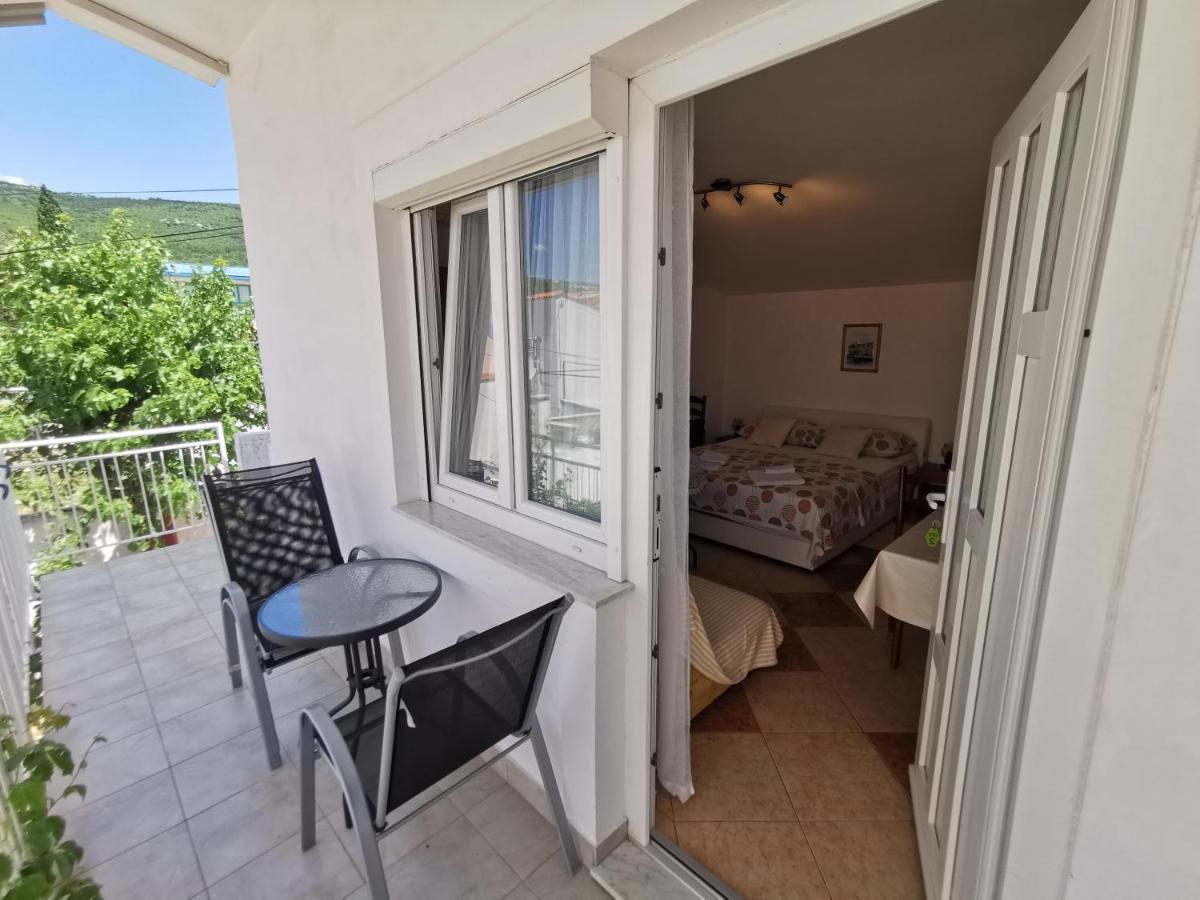 Studio Apartments Jasminka Selce Exterior foto